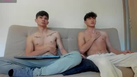 yizus_bonz online show from July 16, 8:48 pm