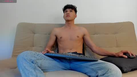 yizus_bonz online show from July 25, 6:38 pm