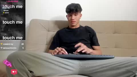 yizus_bonz online show from July 30, 11:37 pm