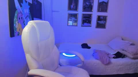 yker online show from January 14, 3:43 am