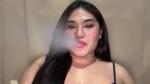 Snapshot of yllanahard chatting on December 18, 10:46 pm yllana love online show from December 18, 10:46 pm