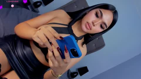 Snapshot of ylonagrae chatting on December 11, 8:04 am ylonagrae online show from December 11, 8:04 am