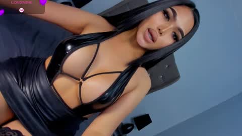 Snapshot of ylonagrae chatting on January 9, 3:23 pm ylonagrae online show from January 9, 3:23 pm