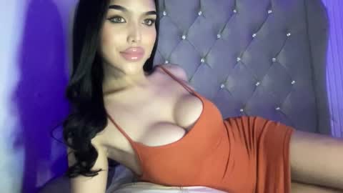 ylonagrae online show from March 22, 6:17 am