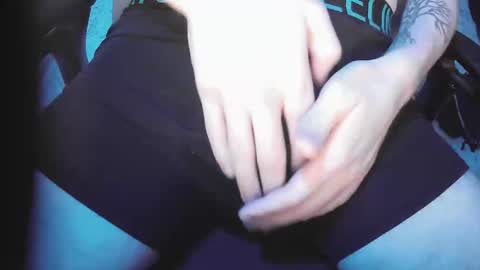 Snapshot of yng2001910407 chatting on December 4, 8:45 am Brady online show from December 4, 8:45 am