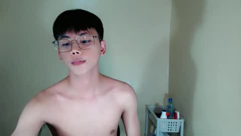 Snapshot of ynotyu chatting on November 5, 1:55 pm ynotyu online show from November 5, 1:55 pm