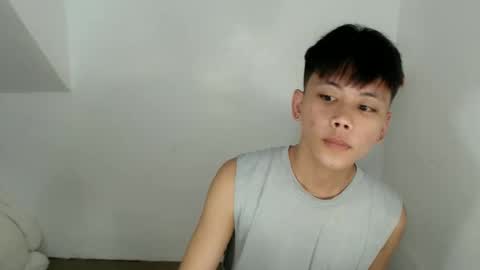 Snapshot of ynotyu chatting on June 7, 2:37 am ynotyu online show from June 7, 2:37 am