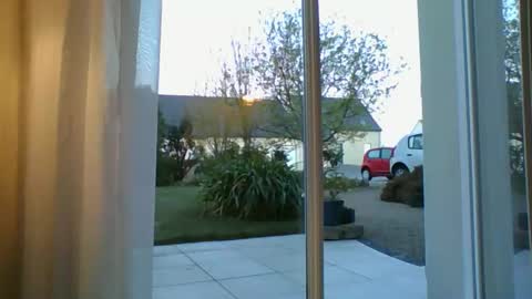 Yoann online show from April 8, 5:29 am