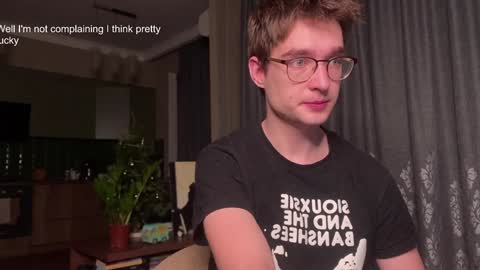 Snapshot of yoga_pizza_420 chatting on December 25, 4:33 am Max online show from December 25, 4:33 am