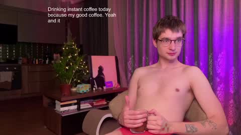 Snapshot of yoga_pizza_420 chatting on December 27, 4:26 am Max online show from December 27, 4:26 am