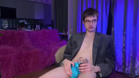 Snapshot of yoga_pizza_420 chatting on February 14, 4:26 am Max online show from February 14, 4:26 am