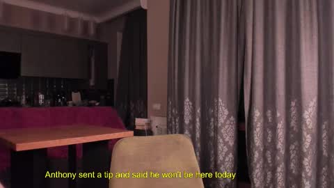 Snapshot of yoga_pizza_420 chatting on October 19, 3:18 am Max online show from October 19, 3:18 am