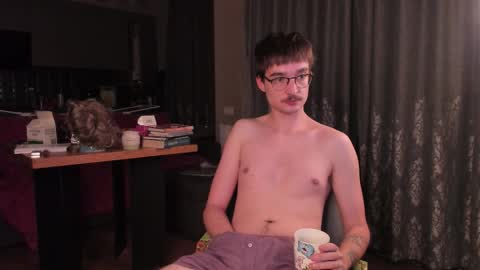 Max online show from January 7, 4:04 am