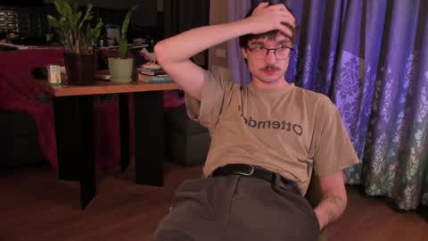 Max online show from March 27, 10:20 pm