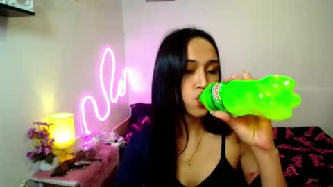 yogirl_tianaxxx online show from December 3, 6:50 pm