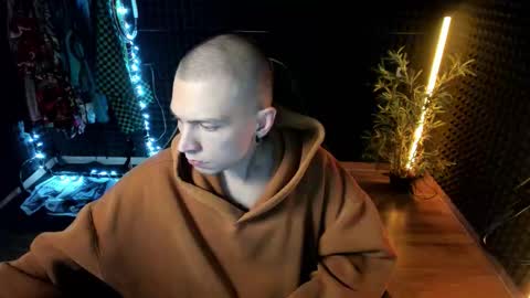 Snapshot of yoi_aji chatting on November 20, 5:01 pm You can ask my name in pm online show from November 20, 5:01 pm