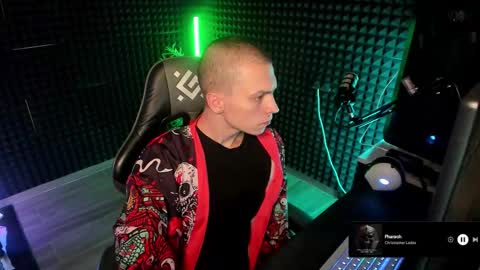 Snapshot of yoi_aji chatting on November 28, 5:59 pm You can ask my name in pm online show from November 28, 5:59 pm