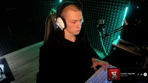 Snapshot of yoi_aji chatting on December 5, 5:53 pm You can ask my name in pm online show from December 5, 5:53 pm