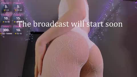 Mikaella - Mika online show from March 2, 8:59 pm