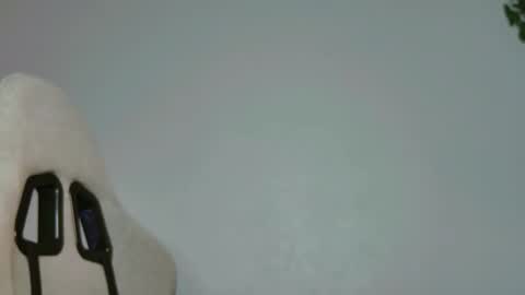 yoka_paradoxxx online show from November 13, 5:17 am