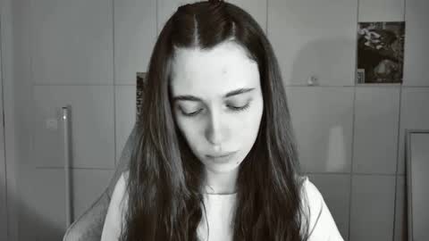 yoka_paradoxxx online show from January 15, 1:37 pm