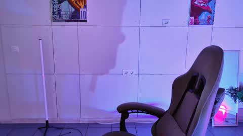 yoka_paradoxxx online show from March 14, 9:15 am