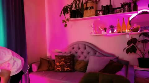 Snapshot of yoka_paradoxxx chatting on June 9, 11:55 am yoka_paradoxxx online show from June 9, 11:55 am