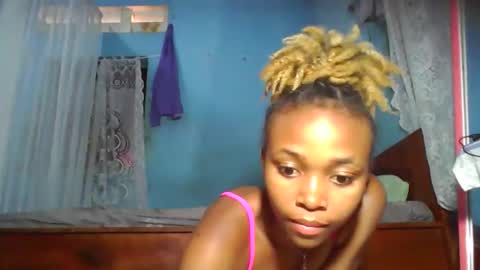 Snapshot of yolandrina90 chatting on September 30, 11:48 am yolandrina90 online show from September 30, 11:48 am