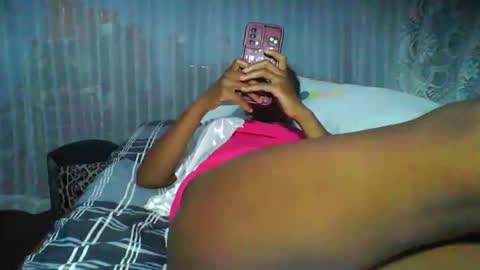 Snapshot of yolandrina90 chatting on October 22, 7:13 pm yolandrina90 online show from October 22, 7:13 pm