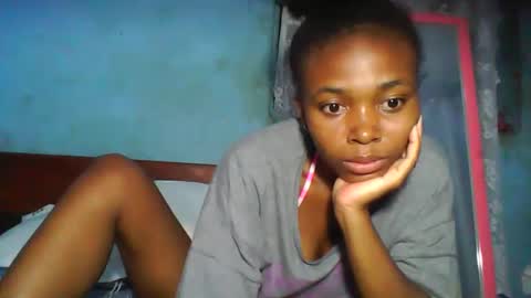 Snapshot of yolandrina90 chatting on October 24, 8:33 am yolandrina90 online show from October 24, 8:33 am