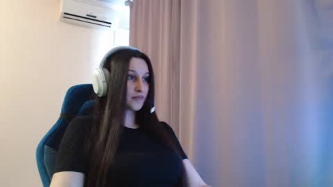 Sophie online show from April 28, 2:44 pm