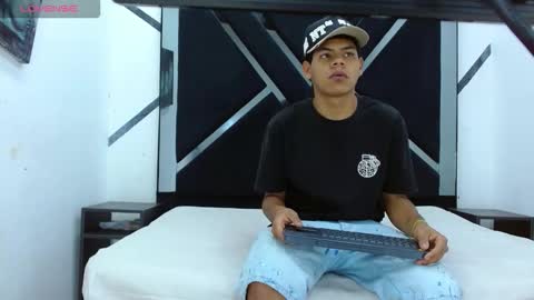 Yordi online show from November 5, 1:11 pm