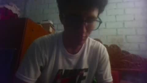 Snapshot of yori009 chatting on May 17, 7:32 pm yori009 online show from May 17, 7:32 pm