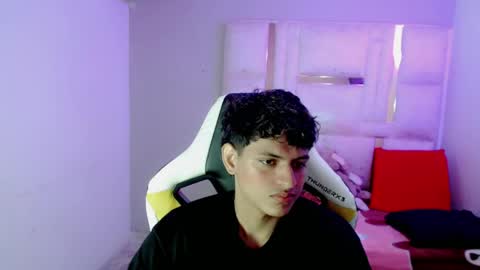 Snapshot of yosepp_cum chatting on April 17, 4:43 pm YOSEP online show from April 17, 4:43 pm