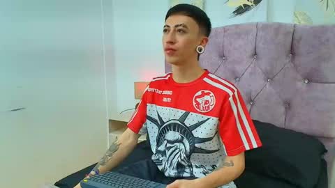 Snapshot of yoshua_smith chatting on March 28, 7:24 pm Yoshua Smith online show from March 28, 7:24 pm