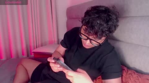 Snapshot of yossefmout chatting on June 5, 12:11 pm Yossef online show from June 5, 12:11 pm