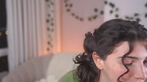 Elizabeth brunette -- Darline blonde  online show from December 6, 1:33 pm