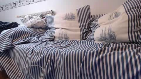 youandme1999 online show from November 7, 1:44 pm