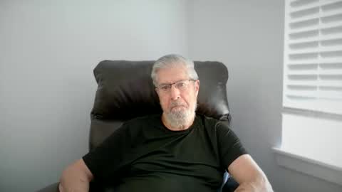Snapshot of yougogirl_3 chatting on May 31, 6:31 pm Colorado Guy Straight online show from May 31, 6:31 pm