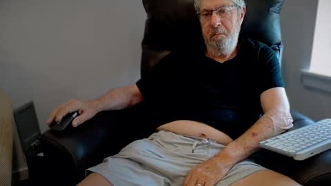 Colorado Guy Straight online show from July 6, 3:03 pm