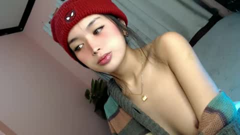 Snapshot of yougotelise69 chatting on January 23, 6:39 am HAPPY BIRTHDAY TO ME online show from January 23, 6:39 am
