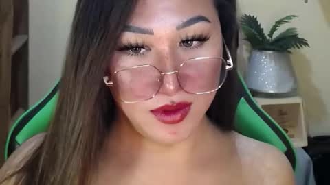 Your Dream Pinay Anna online show from February 15, 11:30 am