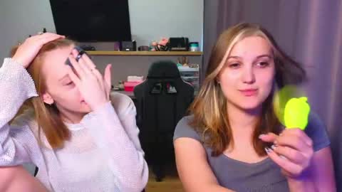 Anna and Luna online show from June 6, 4:44 pm