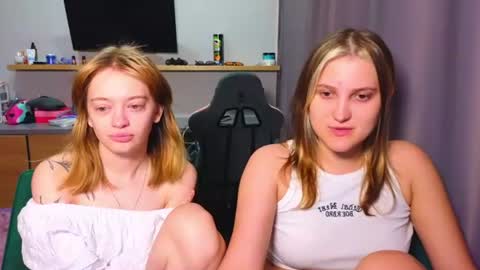 Anna and Luna online show from July 15, 4:56 pm