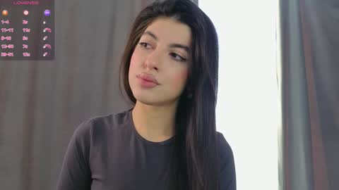 Snapshot of younotwrongdude chatting on February 5, 9:25 am Viola online show from February 5, 9:25 am