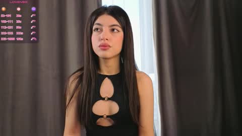 Snapshot of younotwrongdude chatting on February 6, 8:51 am Viola online show from February 6, 8:51 am