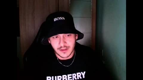 Snapshot of younromki chatting on December 23, 1:18 am A... online show from December 23, 1:18 am