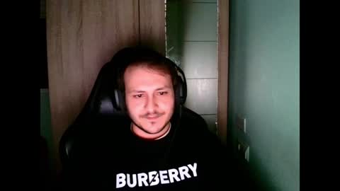 Snapshot of younromki chatting on December 23, 9:51 pm A... online show from December 23, 9:51 pm