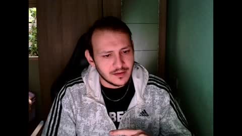 Snapshot of younromki chatting on December 30, 9:05 am A... online show from December 30, 9:05 am