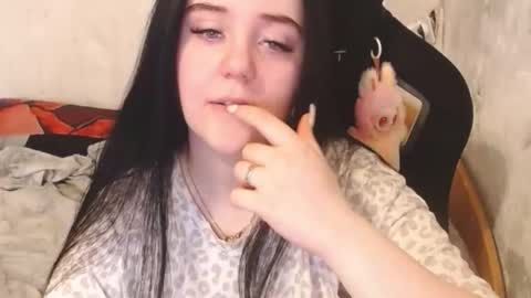 your_8a8y online show from October 1, 10:21 am